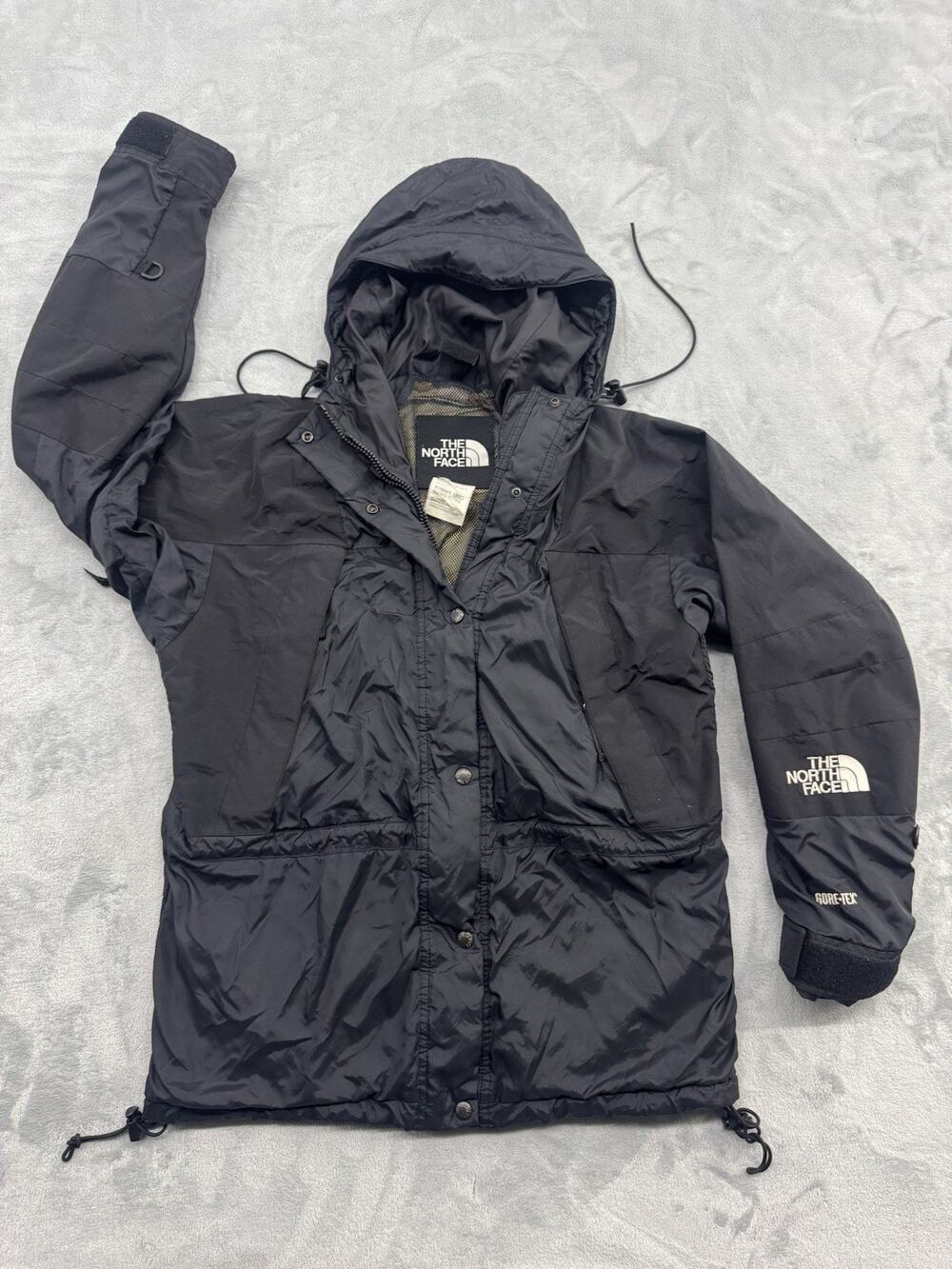 The North Face Vintage 90’s Gore-Tex Mountain Light Jacket Women’s Small